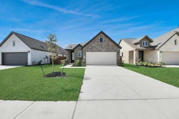 $2,200 | 1058 Blue Stone Drive, Beasley, TX 77417