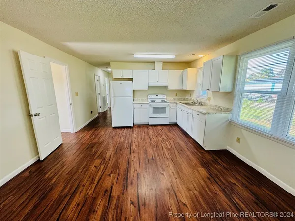 $1,275 | 105 East Railroad Street, Pembroke, NC 28372