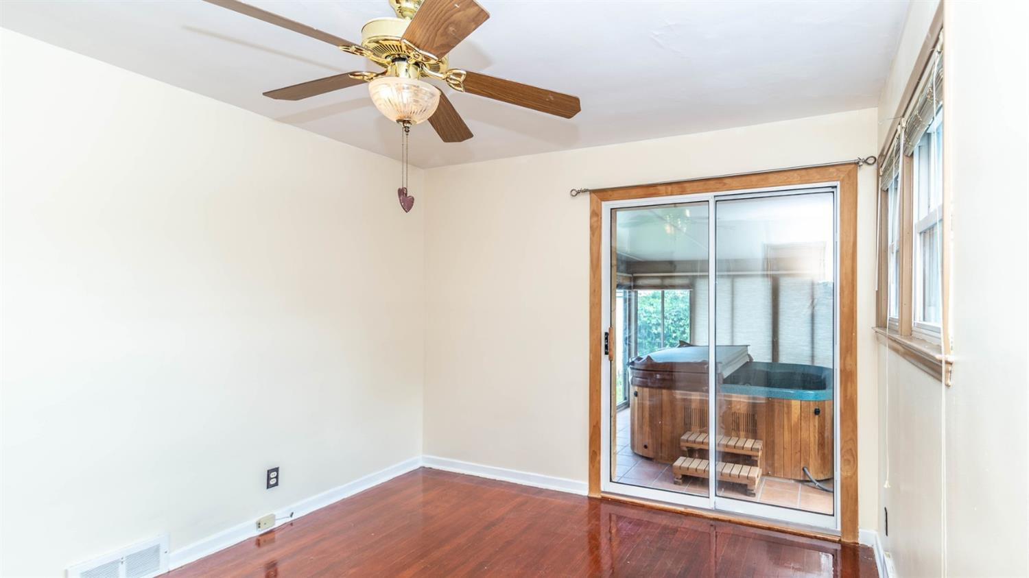8939 Allen Road Allen Park, MI 48101 - Photo 19 of 28 Photo 19