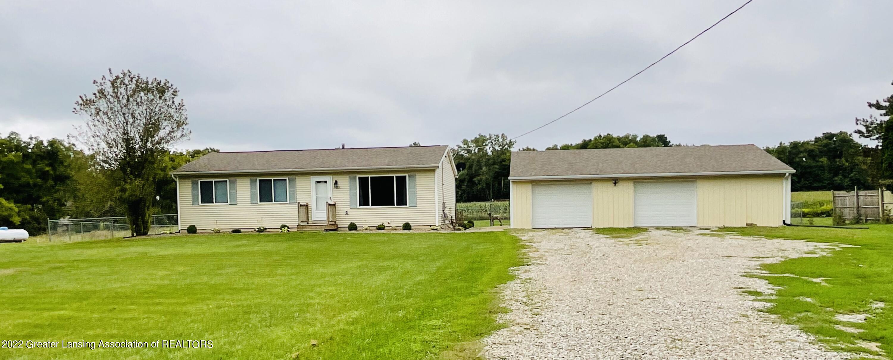 11652 Vfw Road Eaton Rapids, MI 48827 - Photo 1 of 24 11652 VFW Rd