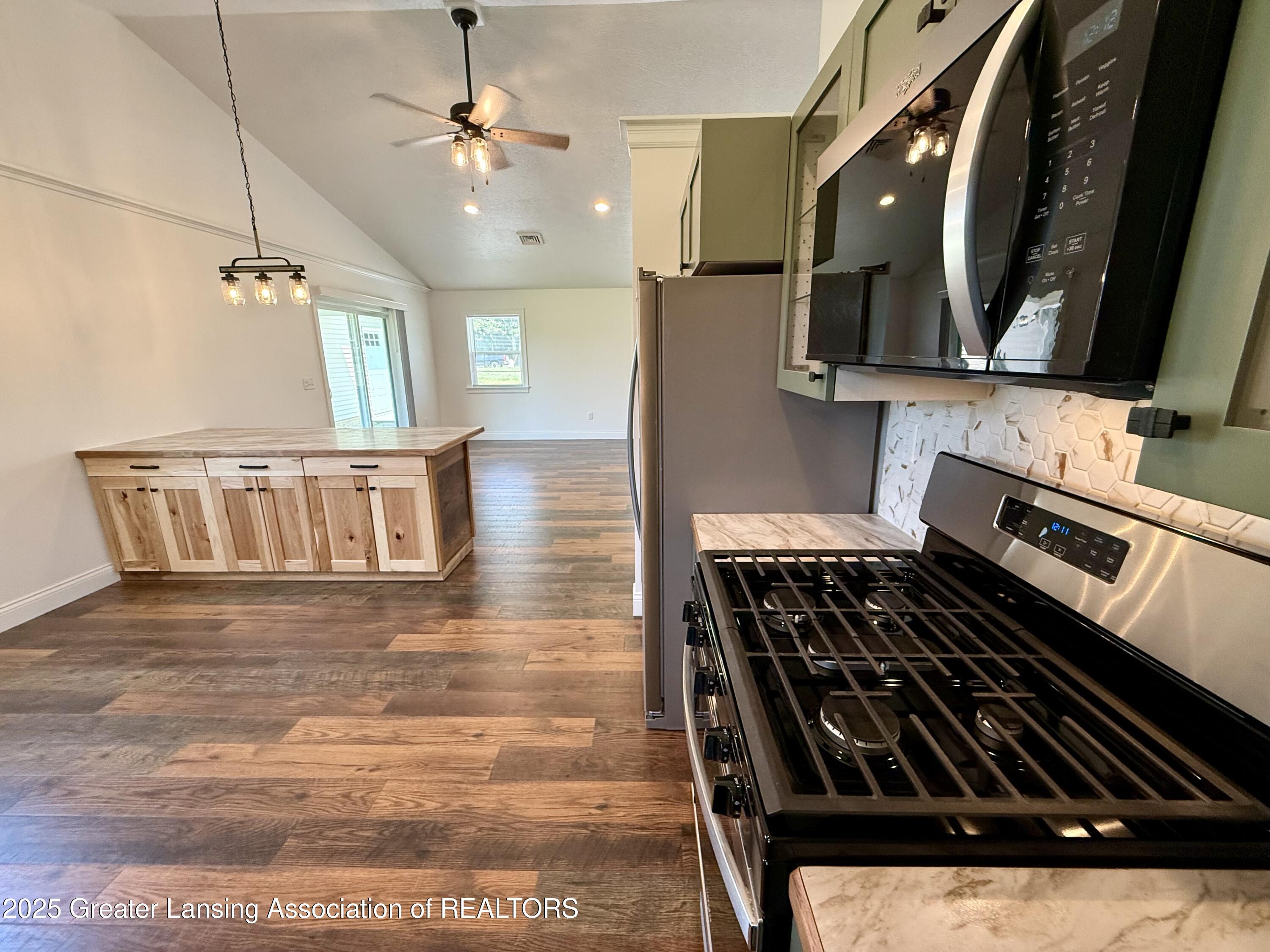 129 Casler Road Charlotte, MI 48813 - Photo 12 of 34 IMG_4414