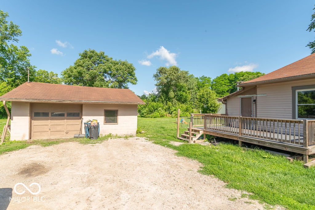 1230 Blue Bluff Road Martinsville, IN 46151 - Photo 4 of 21