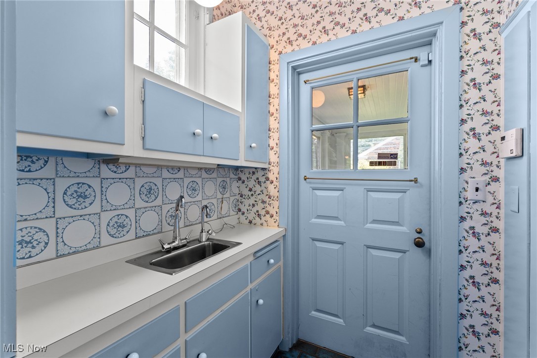 2945 Fontenay Road Cleveland, OH 44120 - Photo 25 of 49 Gallery Image 25