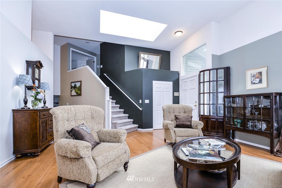 11721 Northeast 165th Place Bothell, WA 98011 - Photo 4 of 25 Gallery Image 4