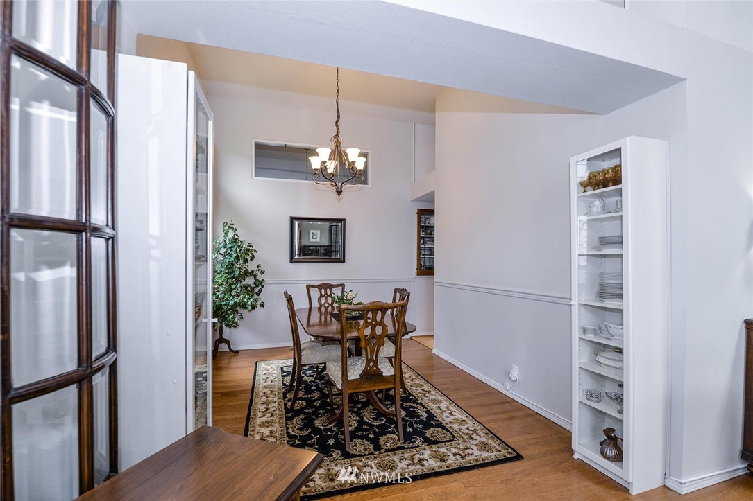 11721 Northeast 165th Place Bothell, WA 98011 - Photo 6 of 25 Gallery Image 6