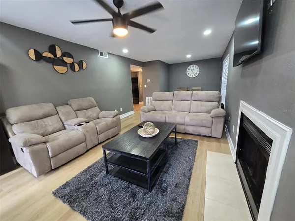 $1,900 | 4032 Tumble Wood Trail, Unit 103, Tampa, FL 33613