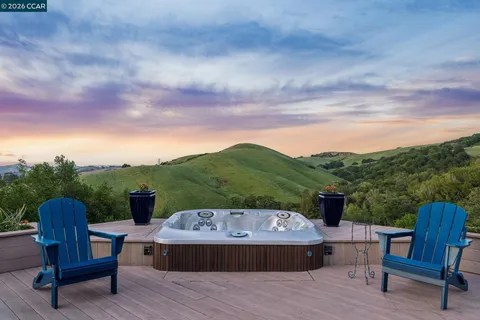 $2,995,000 | 1933 Joseph Drive, Moraga, CA 94556