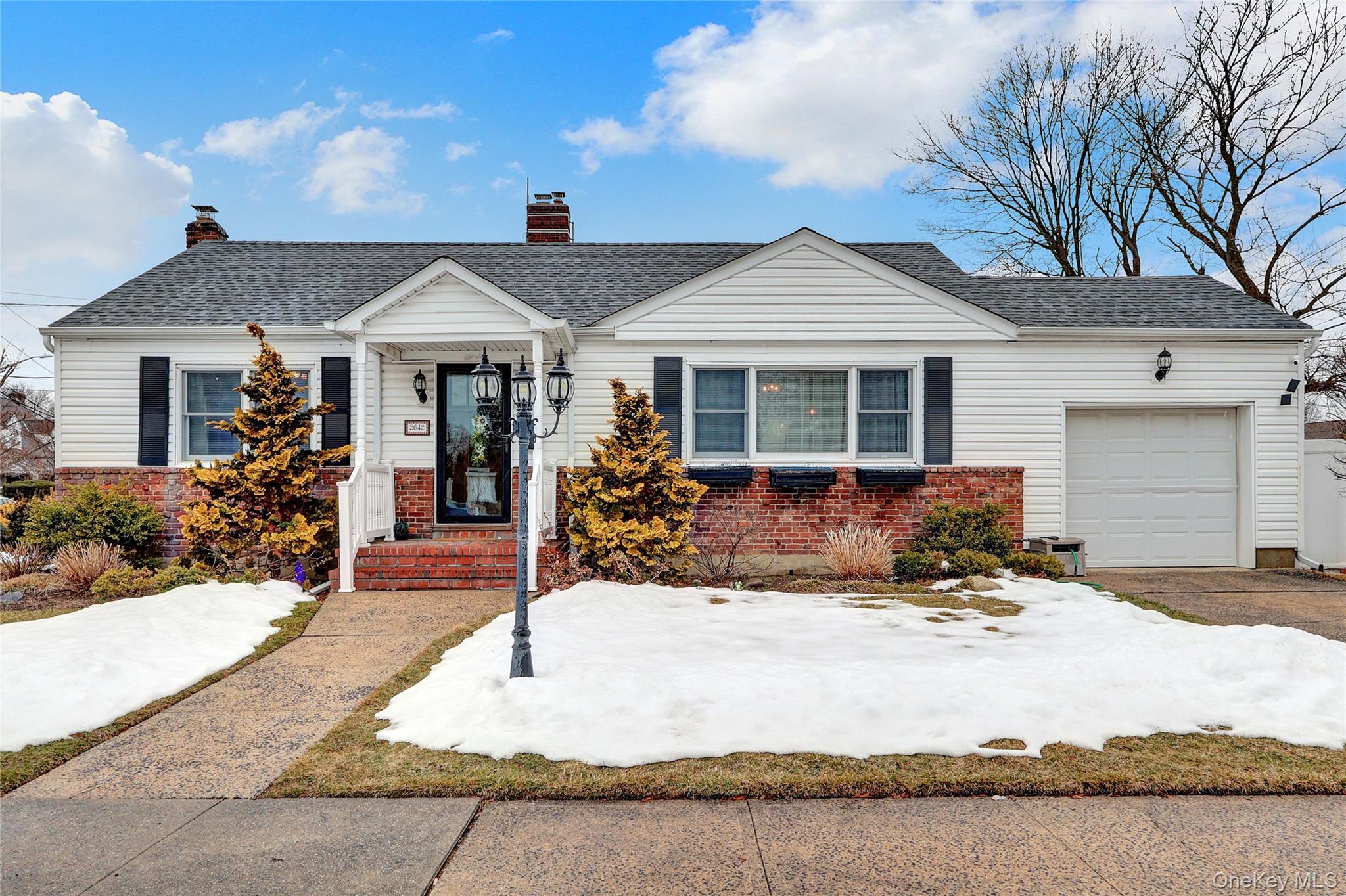 2642 Clovermere Road Oceanside, NY 11572 - Photo 2 of 27