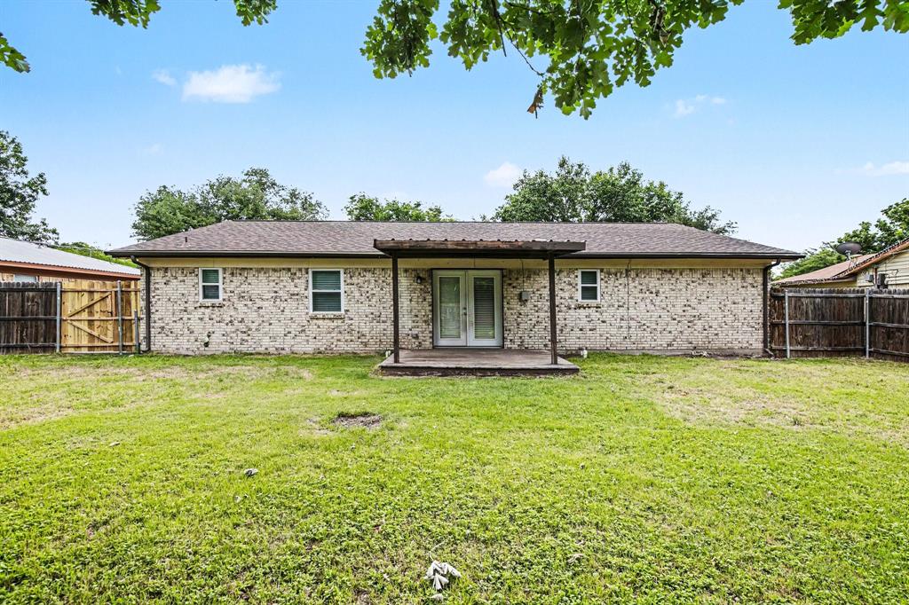 902 Kerry Street Benbrook, TX 76126 - Photo 13 of 16