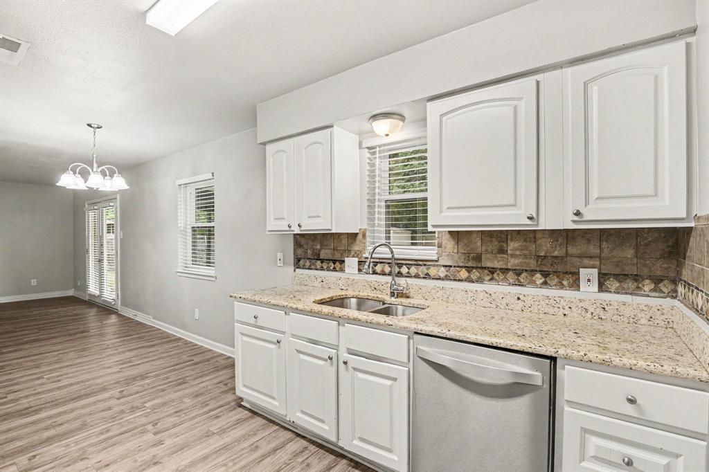 902 Kerry Street Benbrook, TX 76126 - Photo 5 of 16