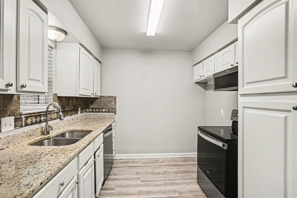 902 Kerry Street Benbrook, TX 76126 - Photo 6 of 16