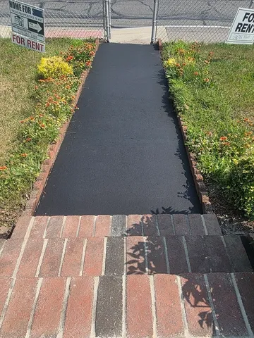 $2,250 | 63 Oak Street, Unit 1, Taunton, MA 02780