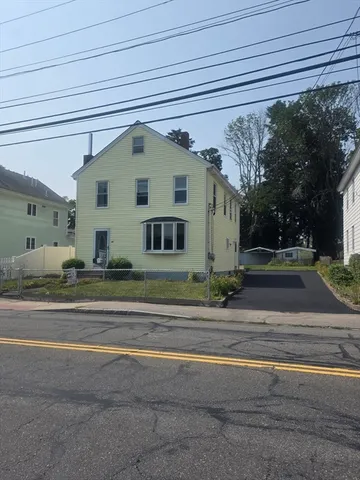 $2,250 | 63 Oak Street, Unit 1, Taunton, MA 02780