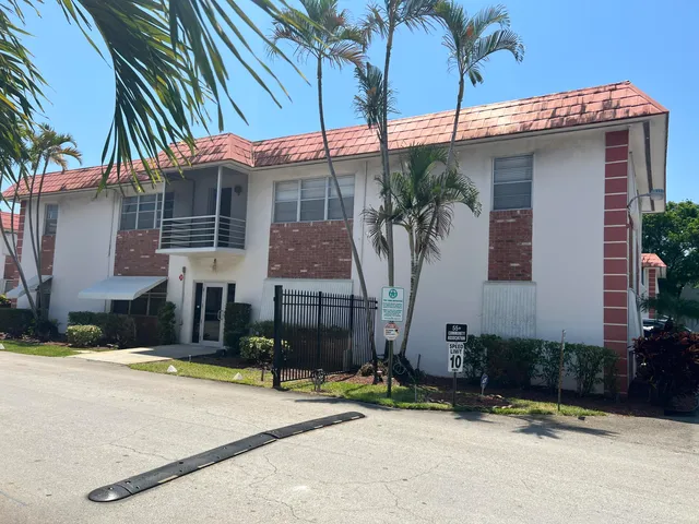 $1,800 | 3550 Northwest 8th Avenue, Unit 808, Pompano Beach, FL 33064