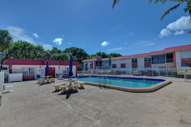 $1,800 | 3550 Northwest 8th Avenue, Unit 808, Pompano Beach, FL 33064