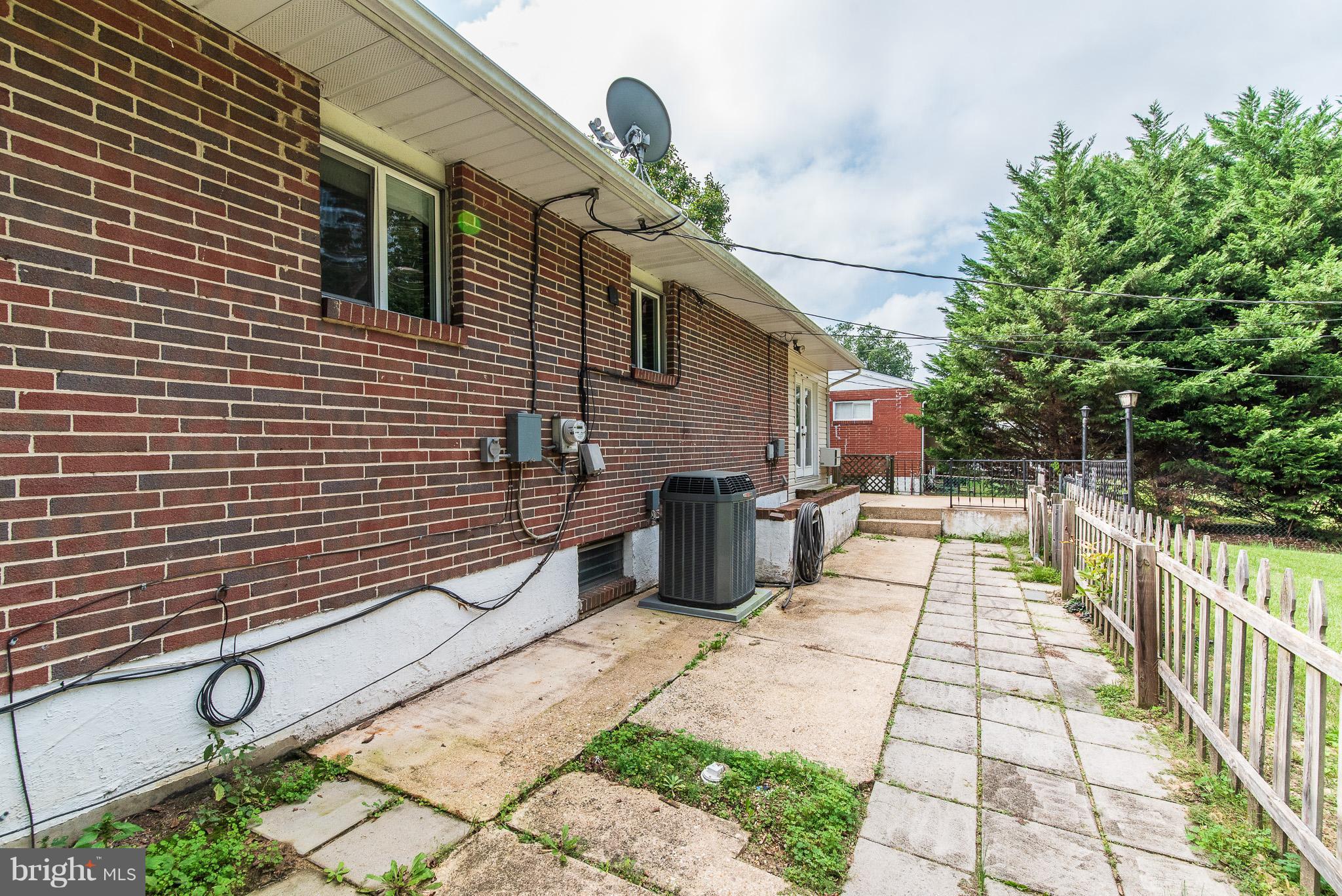 615 Eliot Road Pasadena, MD 21122 - Photo 40 of 43 a view of a terrace with chairs