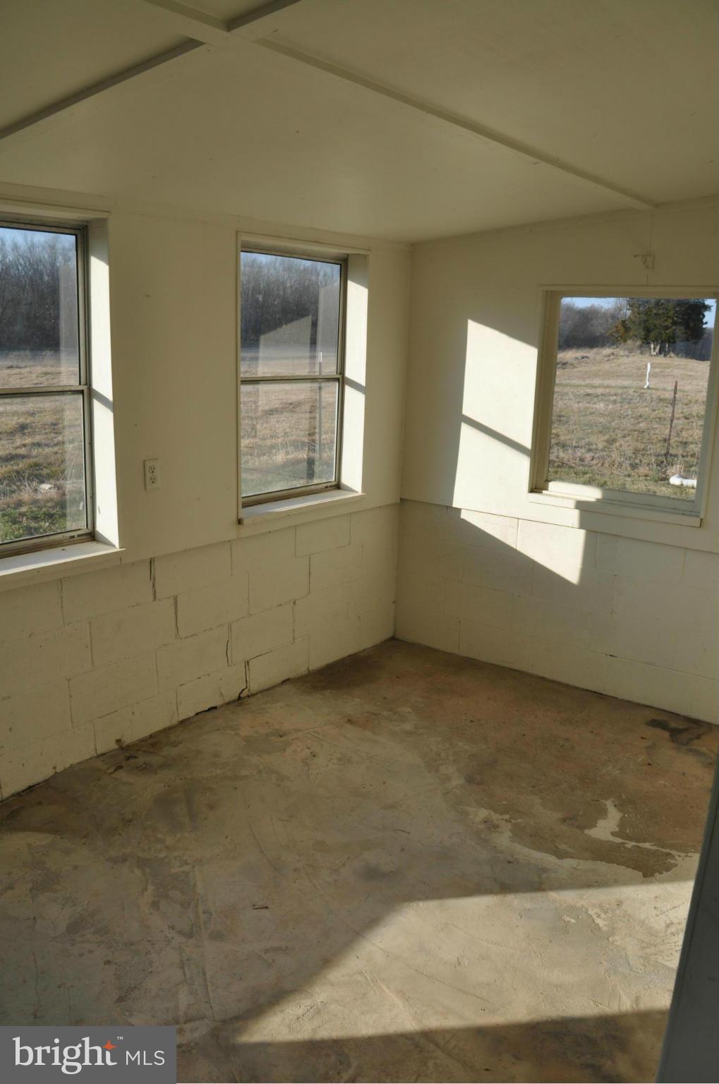 7234 Tommytown Road Sharpsburg, MD 21782 - Photo 29 of 40 a view of an empty room with a window