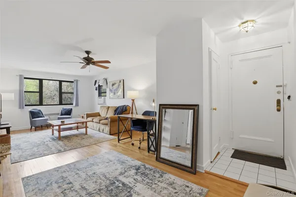 $194,000 | 154 Martling Avenue, Unit 10 T5, Tarrytown, NY 10591