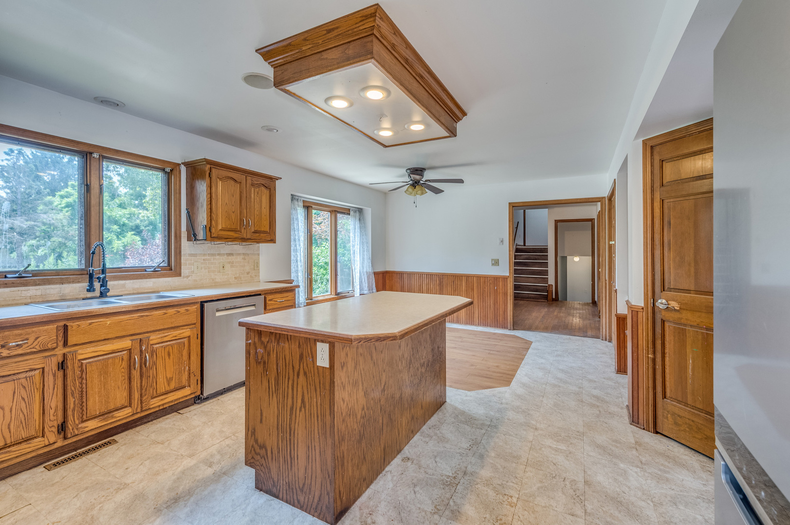 41W700 Lenz Road Elgin, IL 60124 - Photo 14 of 30 Gallery Image 14