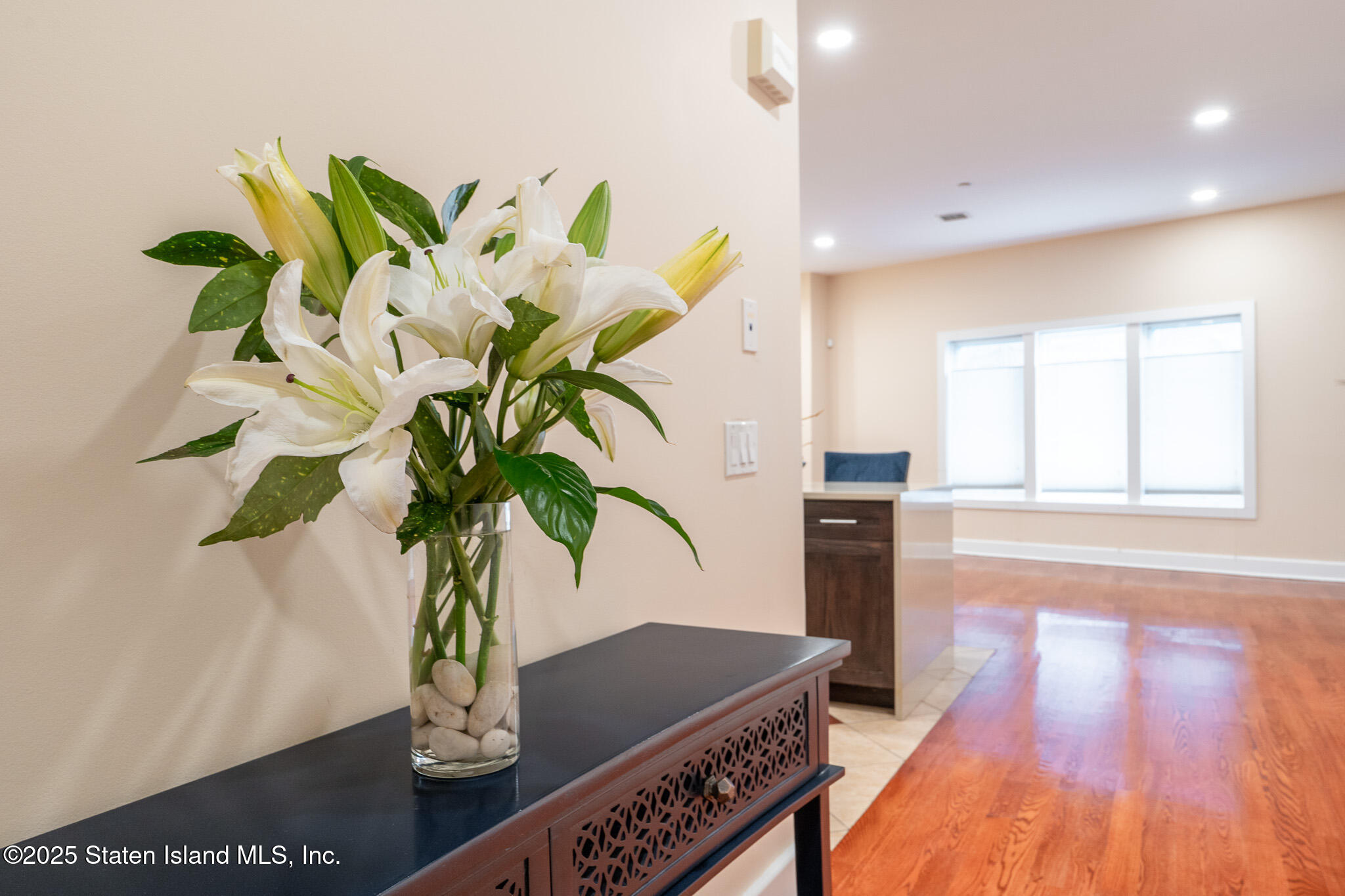 90 Bay Street Landing, Unit 1F Staten Island, NY 10301 - Photo 5 of 55 a vase of flowers sitting on a table