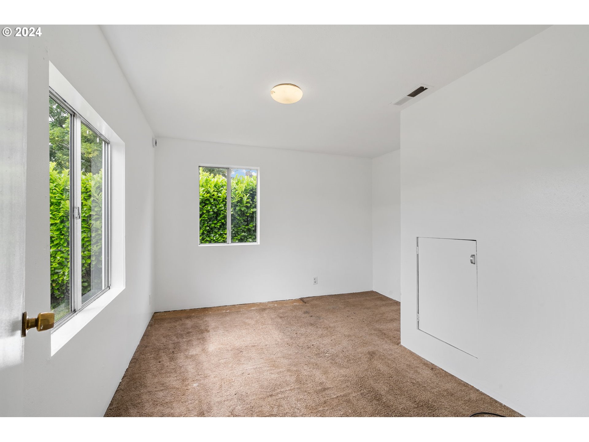 92165 Clover Road Astoria, OR 97103 - Photo 20 of 31 a view of an empty room with window