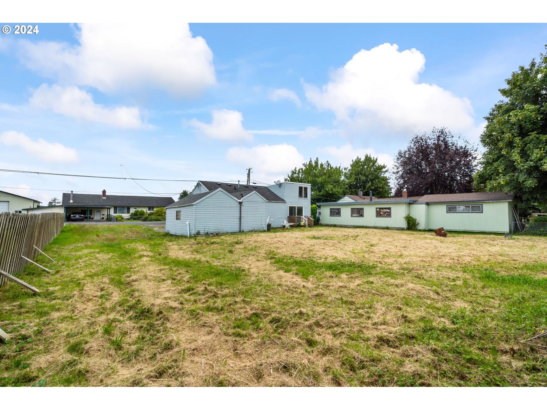 92165 Clover Road Astoria, OR 97103 - Photo 28 of 31 a swimming pool with trees in the background
