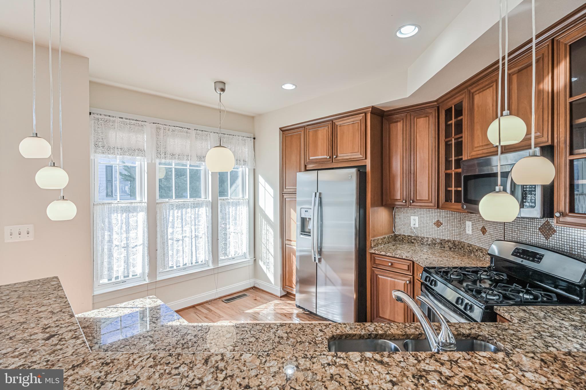 1224 South Glebe Road Arlington, VA 22204 - Photo 65 of 102 Granite counter tops