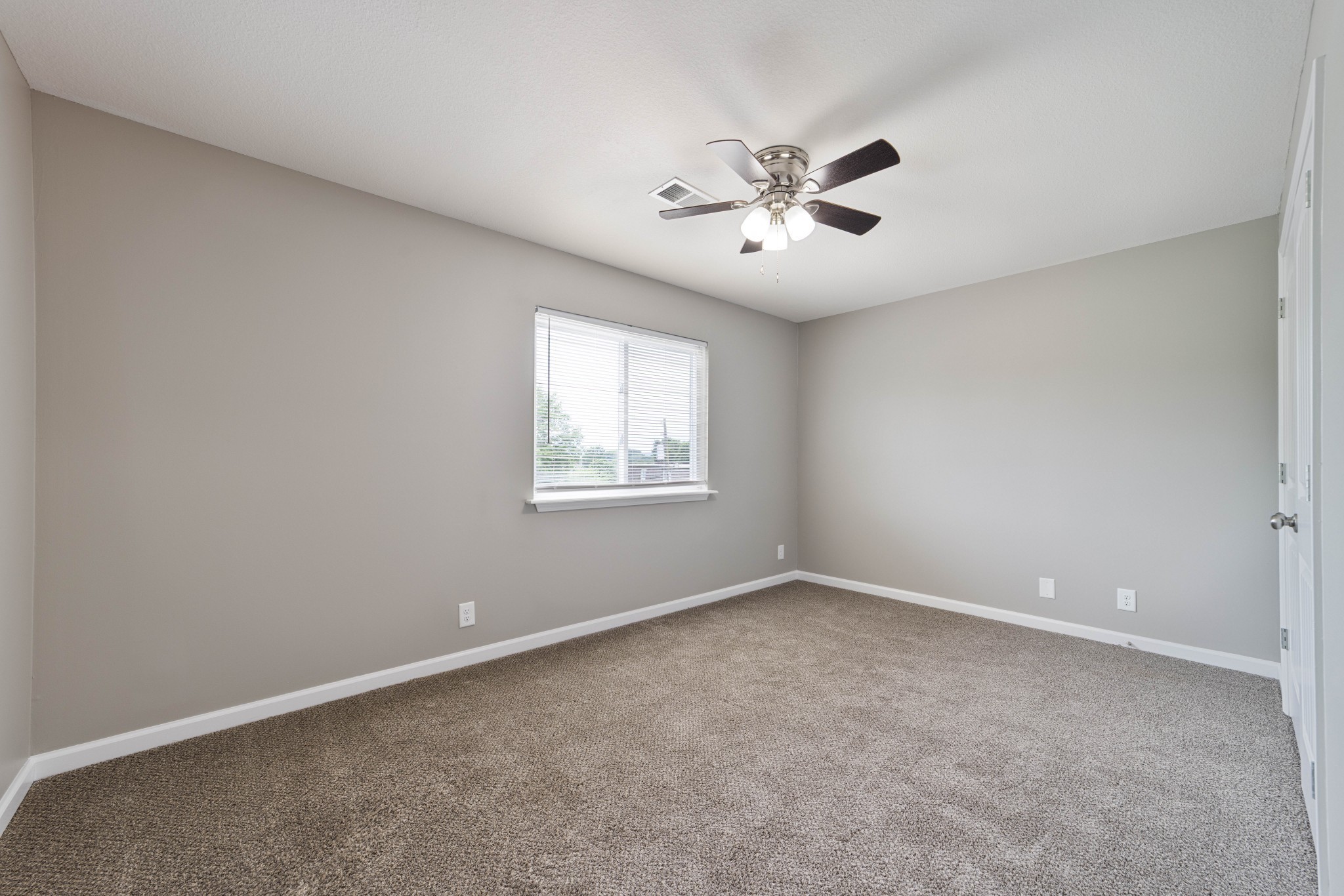 311 Hawkins Road, Unit O7 Clarksville, TN 37040 - Photo 15 of 17 a view of an empty room with a window