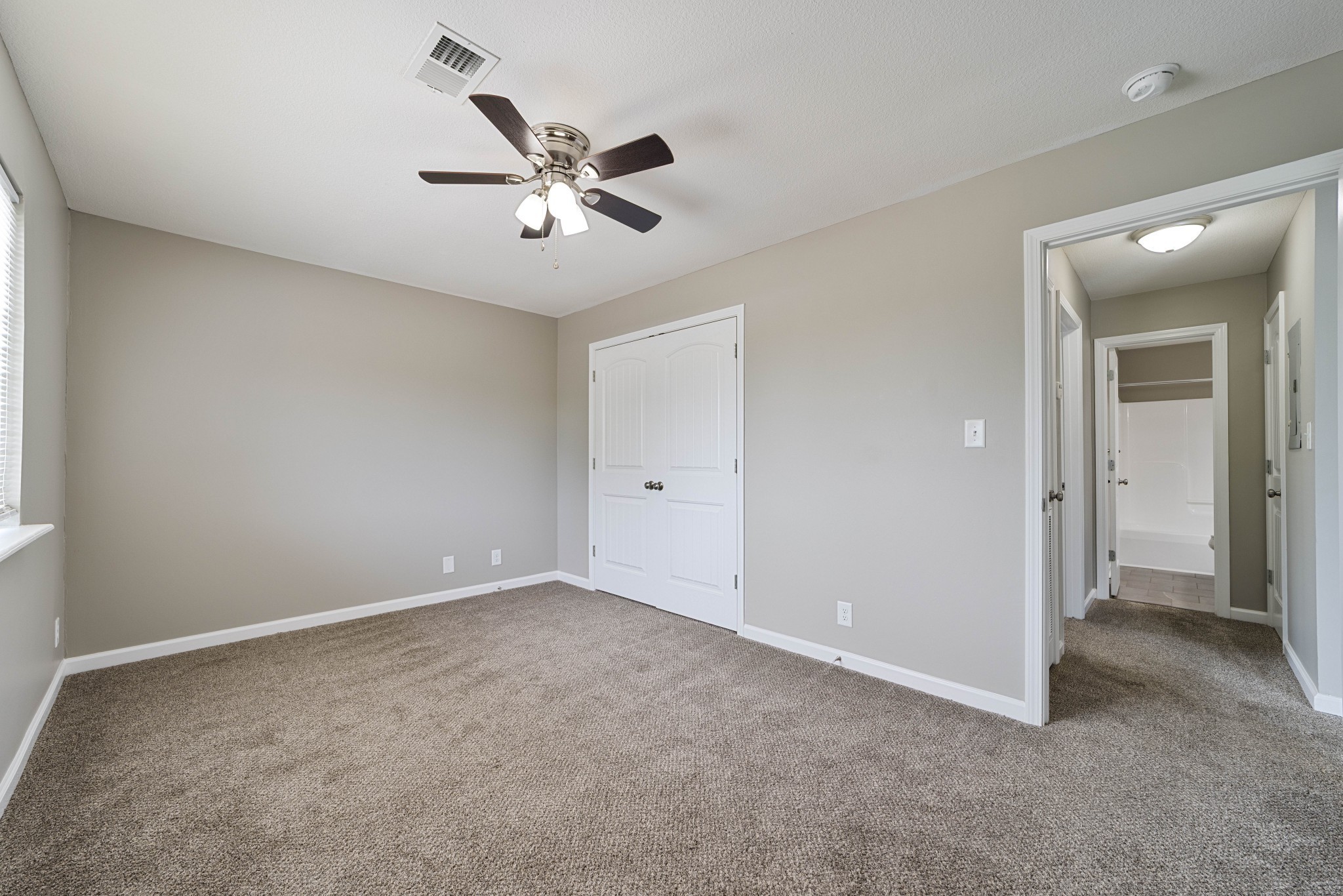 311 Hawkins Road, Unit O7 Clarksville, TN 37040 - Photo 16 of 17 a view of an empty room