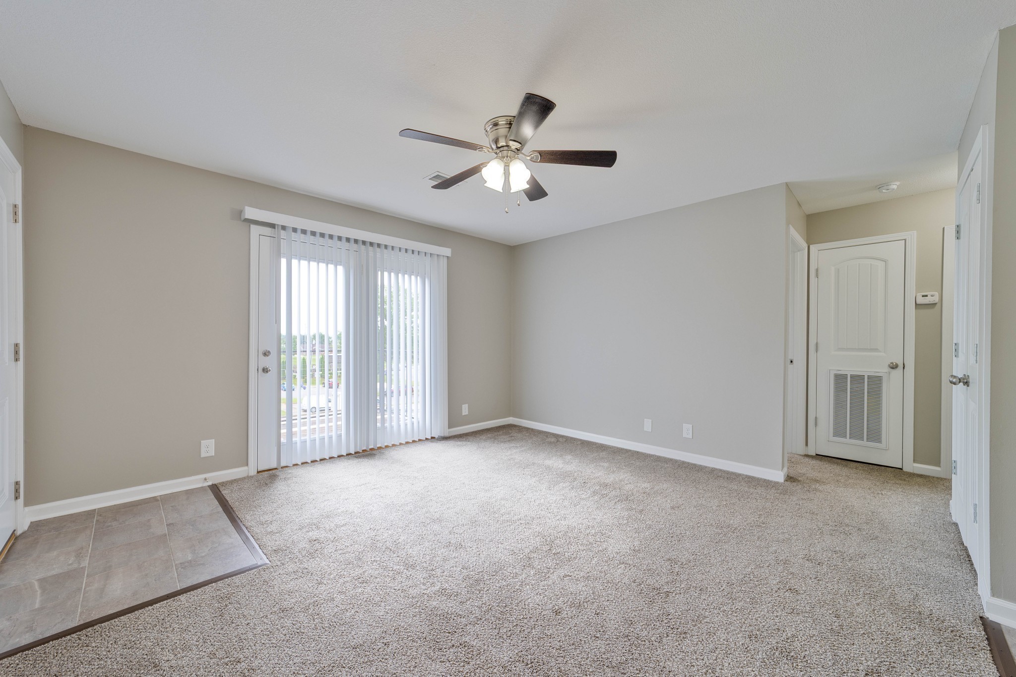 311 Hawkins Road, Unit O7 Clarksville, TN 37040 - Photo 7 of 17 a view of an empty room with a window