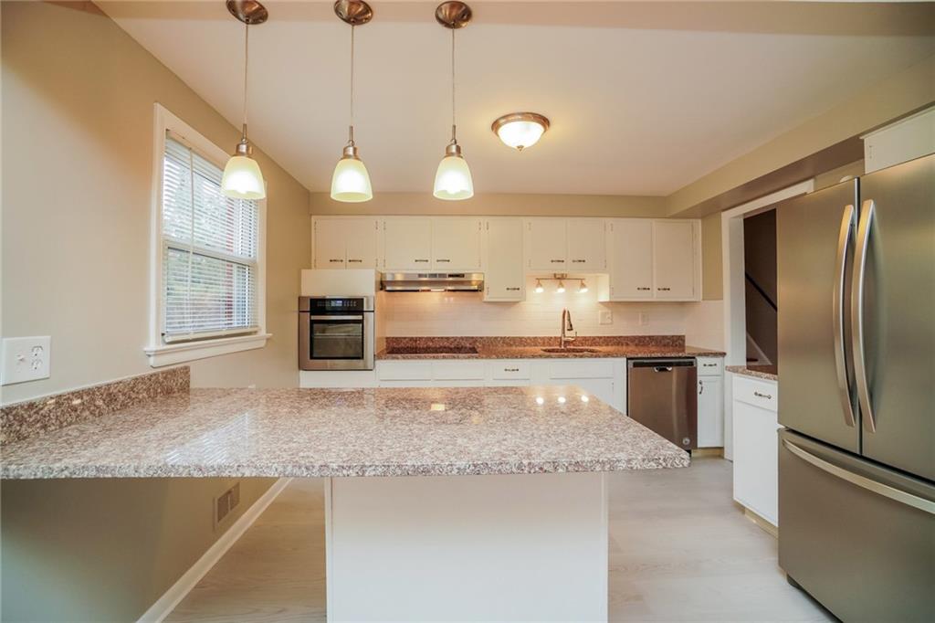 614 Fort Couch Road Pittsburgh, PA 15241 - Photo 6 of 15