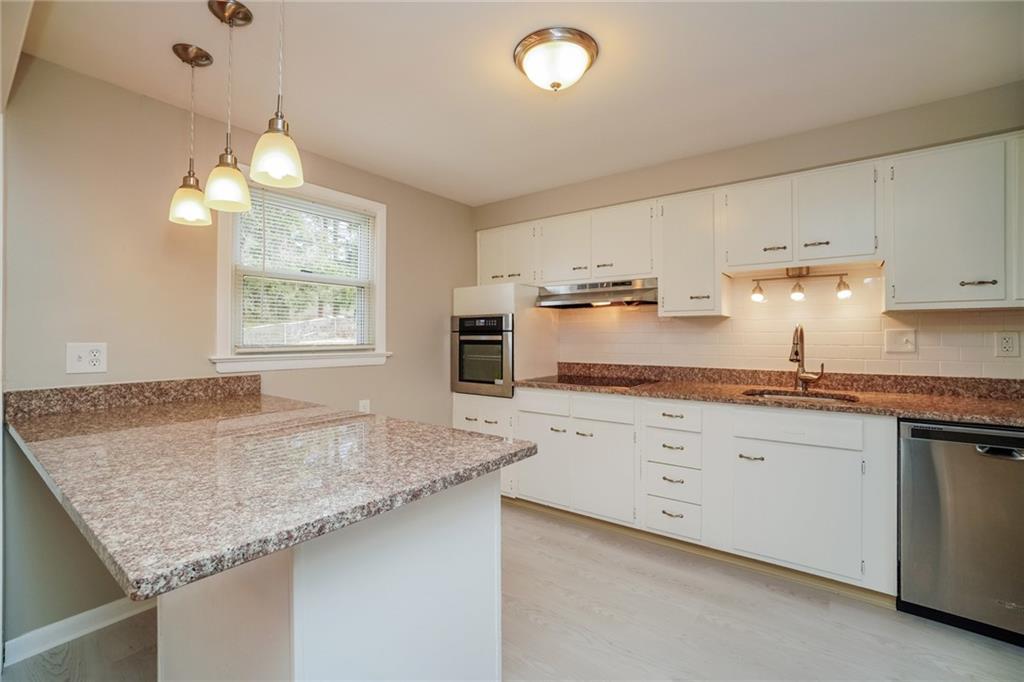 614 Fort Couch Road Pittsburgh, PA 15241 - Photo 7 of 15