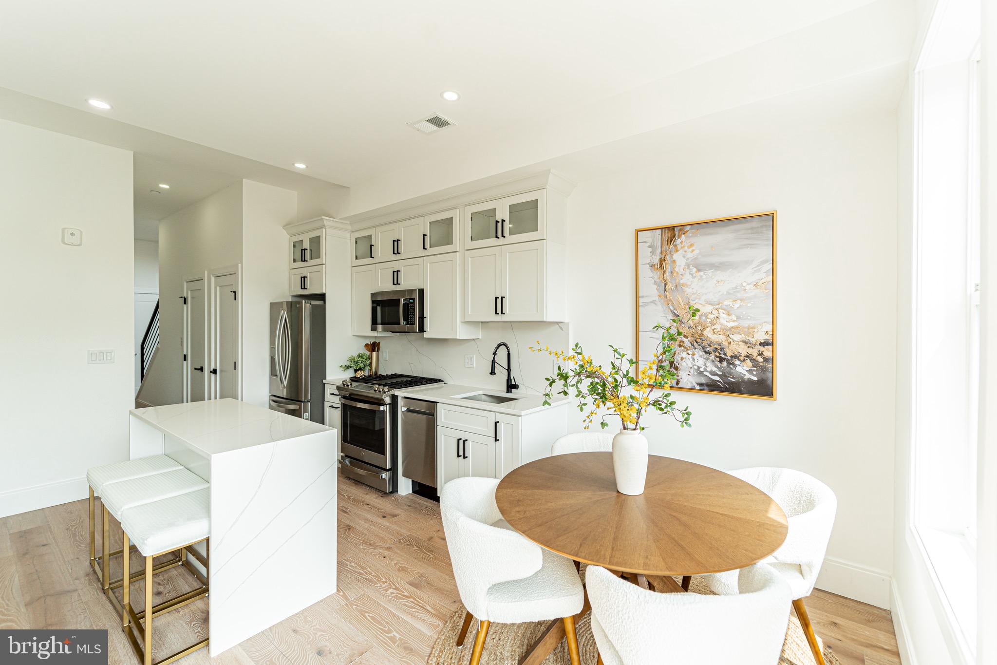 2517 Ontario Road Northwest, Unit PH8 Washington, DC 20009 - Photo 12 of 41