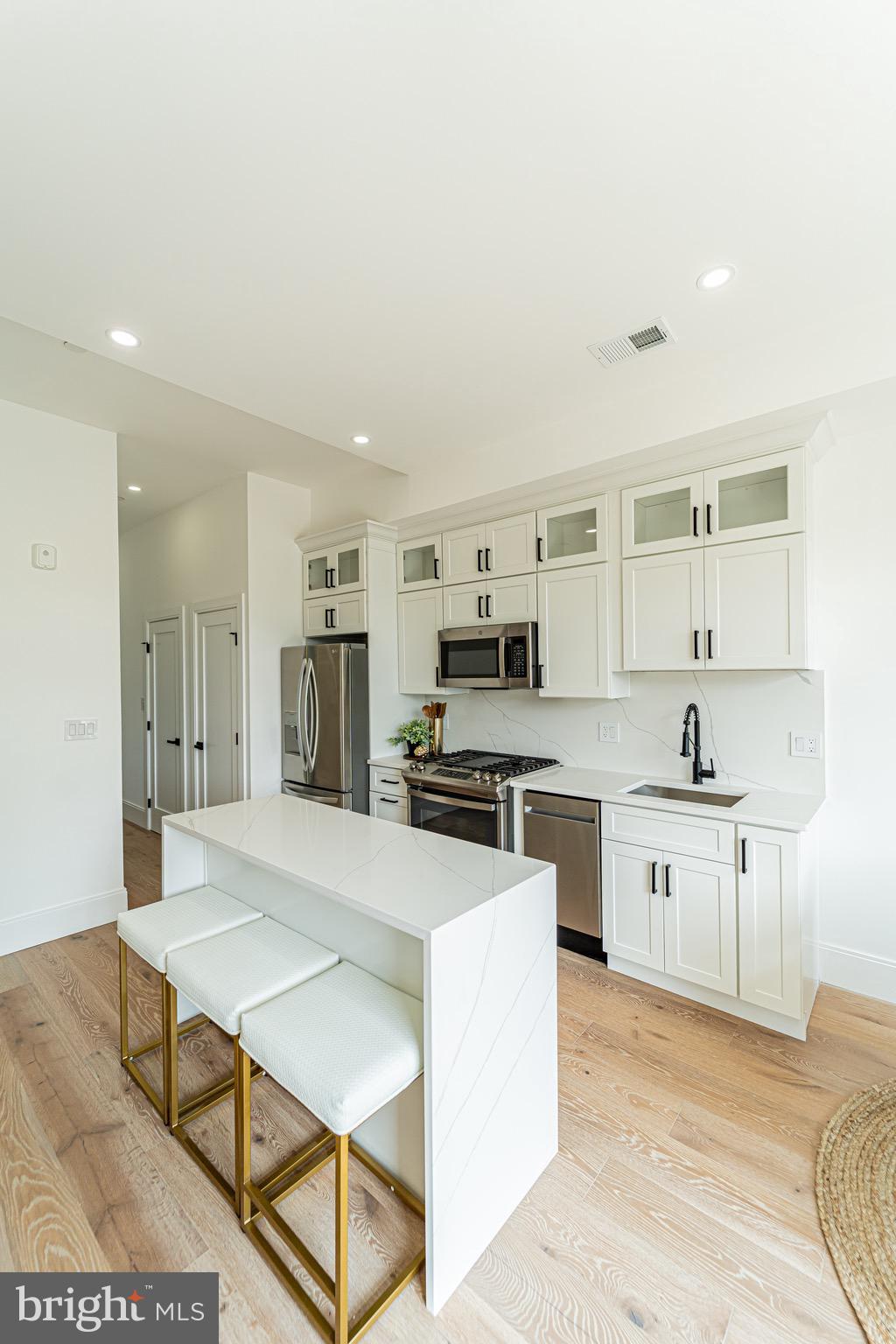 2517 Ontario Road Northwest, Unit PH8 Washington, DC 20009 - Photo 14 of 41