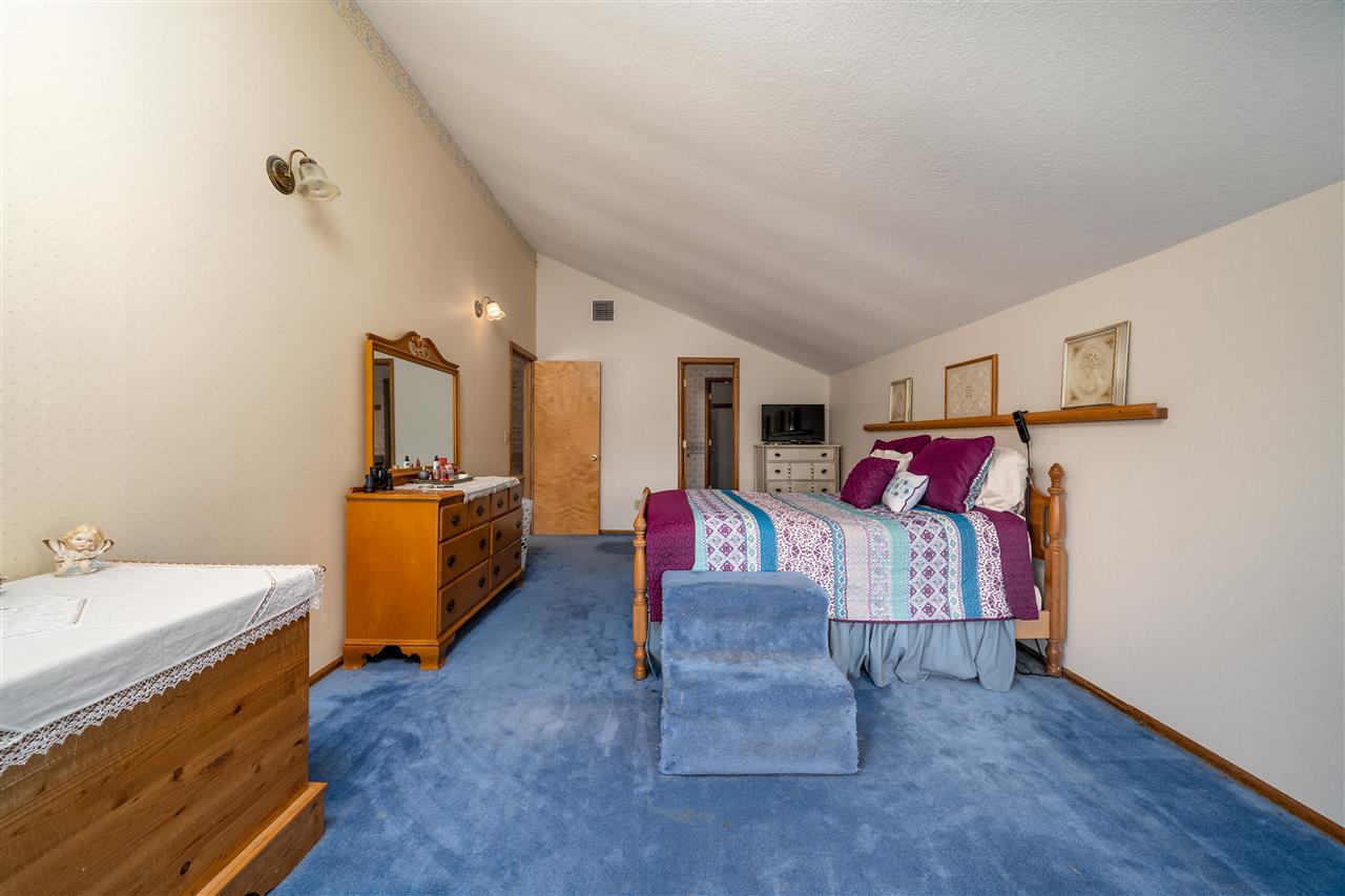 581 34 Road Clifton, CO 81520 - Photo 20 of 42 a living room with furniture and a flat screen tv