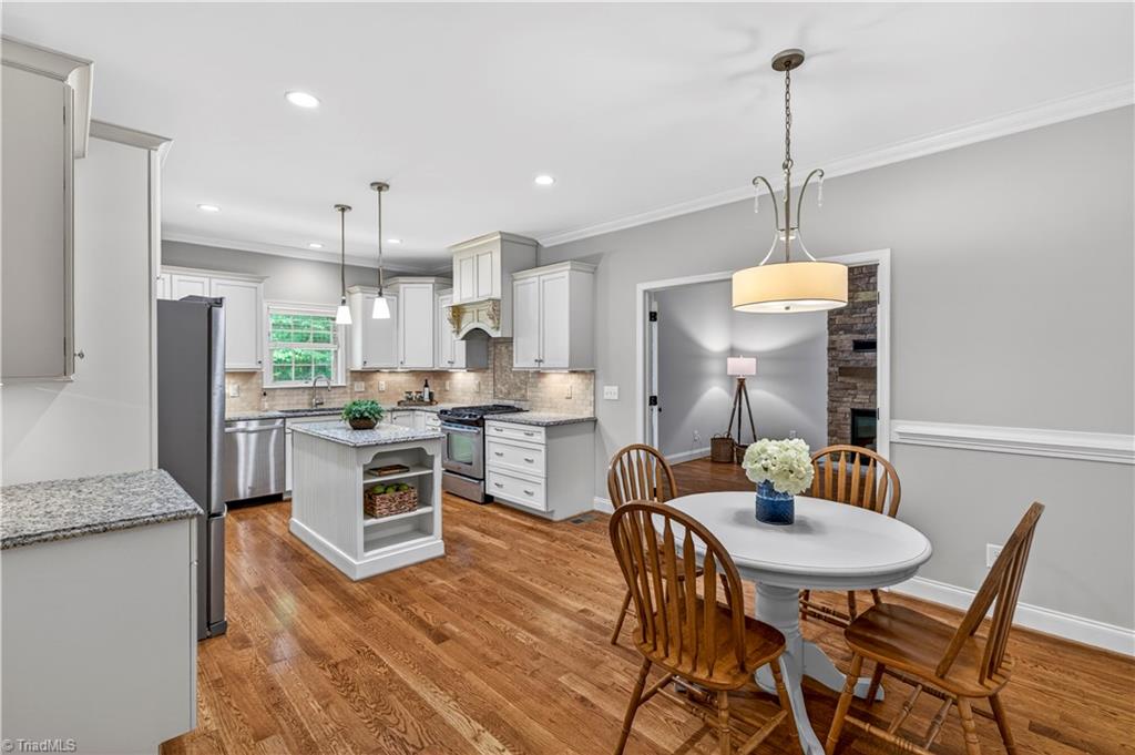 5414 Rambling Road Greensboro, NC 27409 - Photo 12 of 37