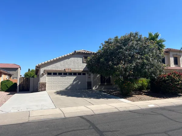 $2,400 | 1136 East San Tan Drive, Gilbert, AZ 85296