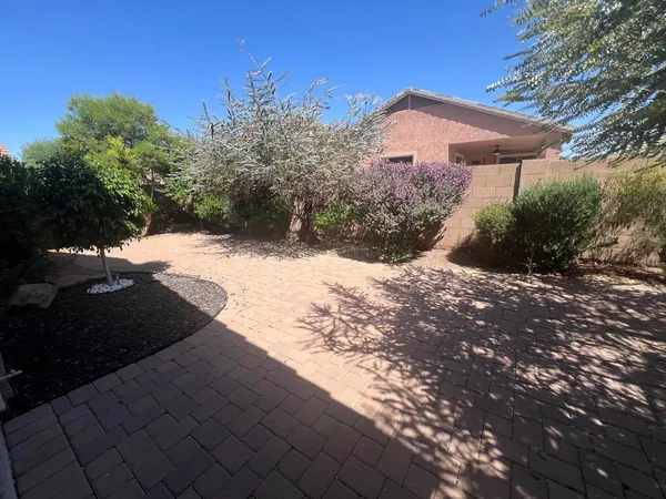 $2,400 | 1136 East San Tan Drive, Gilbert, AZ 85296