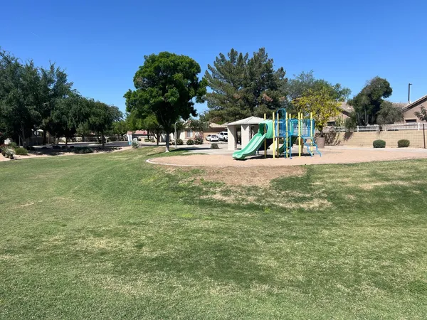 $2,400 | 1136 East San Tan Drive, Gilbert, AZ 85296