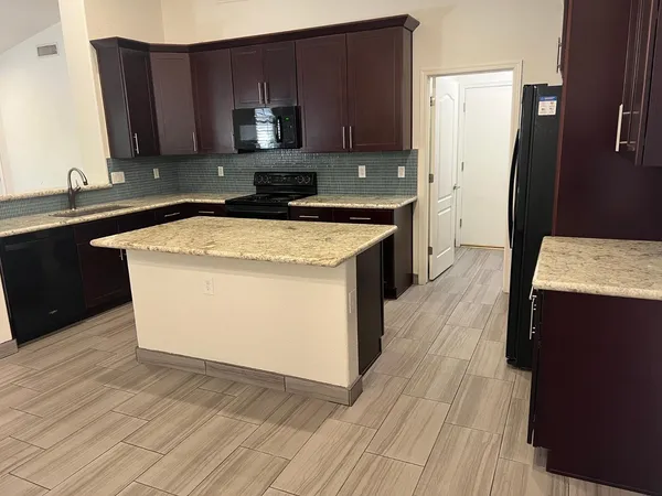 $2,400 | 1136 East San Tan Drive, Gilbert, AZ 85296