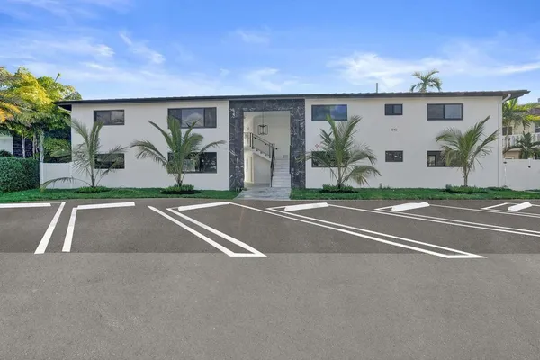 $500 | 840 Southeast 22nd Avenue, Pompano Beach, FL 33062