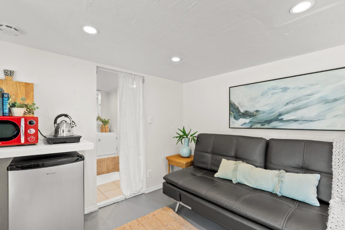 3407 Maplethorpe Lane Soquel, CA 95073 - Photo 41 of 52 a living room with furniture and flower pot