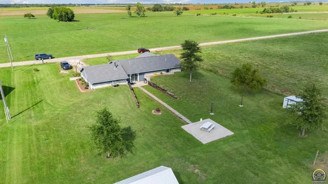 $305,000 | 1545 E Street, Osage City, KS 66523