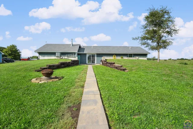 $305,000 | 1545 E Street, Osage City, KS 66523