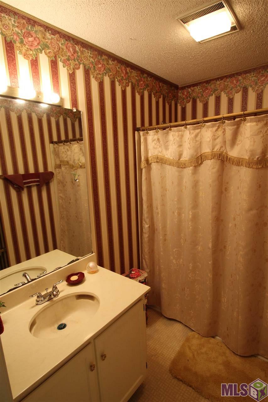 16054 South Harrells Ferry Road Baton Rouge, LA 70816 - Photo 8 of 12 Gallery Image 8