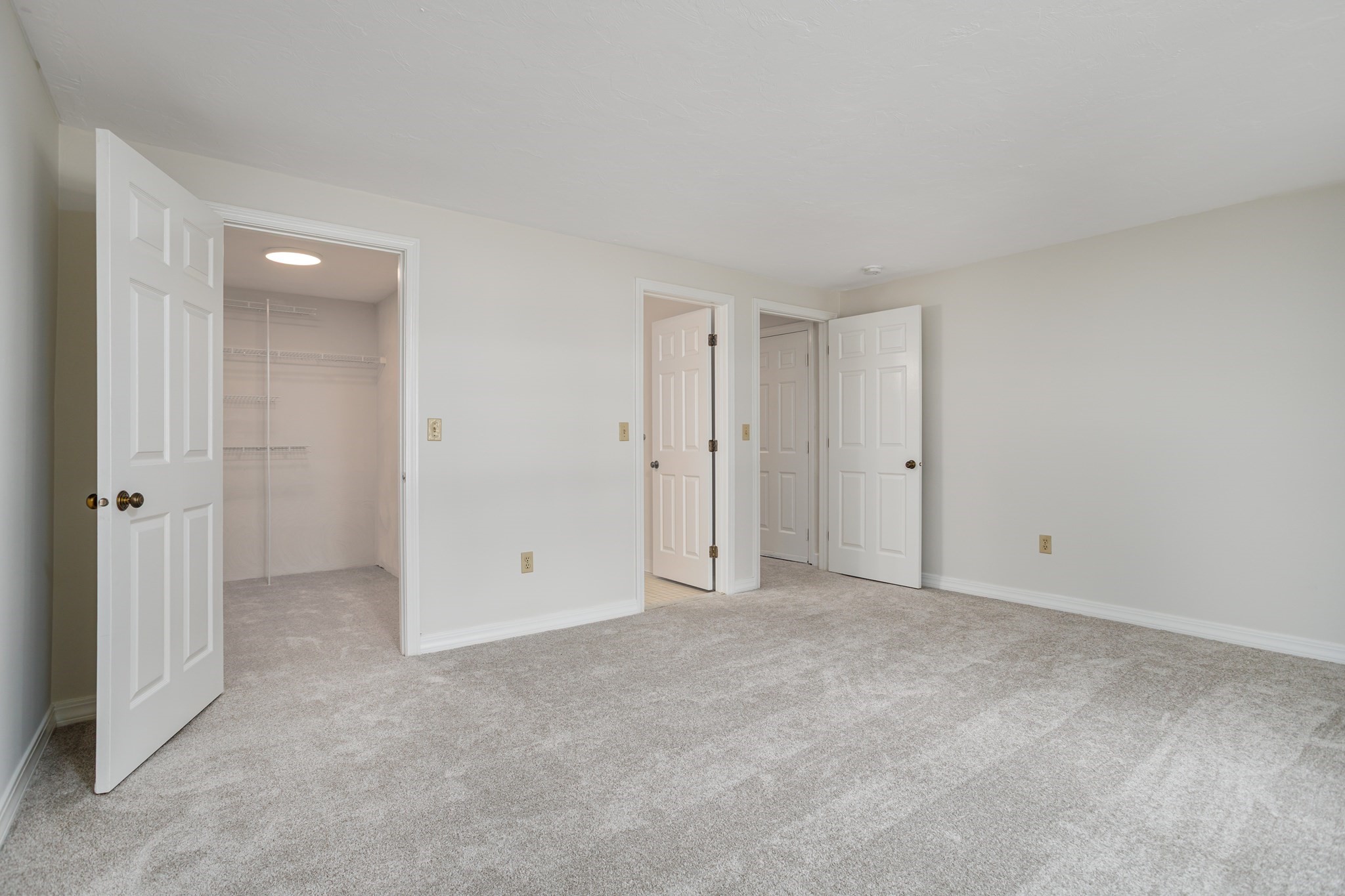 303 Ridgefield Circle, Unit 303D Clinton, MA 01510 - Photo 20 of 37 Gallery Image 20