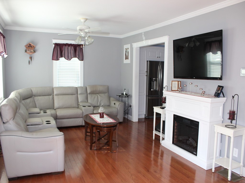 33 Robinson Road Nashua, NH 03060 - Photo 12 of 35 Gallery Image 12