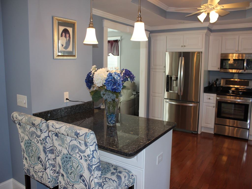 33 Robinson Road Nashua, NH 03060 - Photo 4 of 35 Gallery Image 4