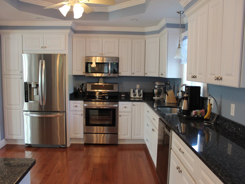 33 Robinson Road Nashua, NH 03060 - Photo 5 of 35 Gallery Image 5