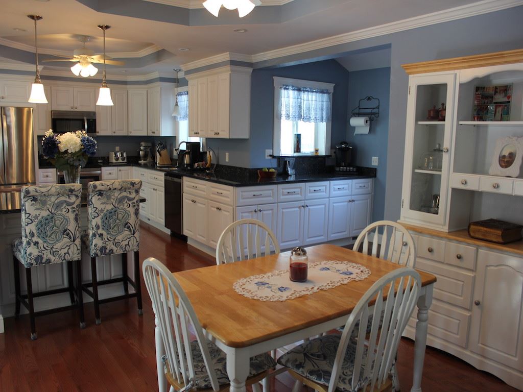 33 Robinson Road Nashua, NH 03060 - Photo 8 of 35 Gallery Image 8